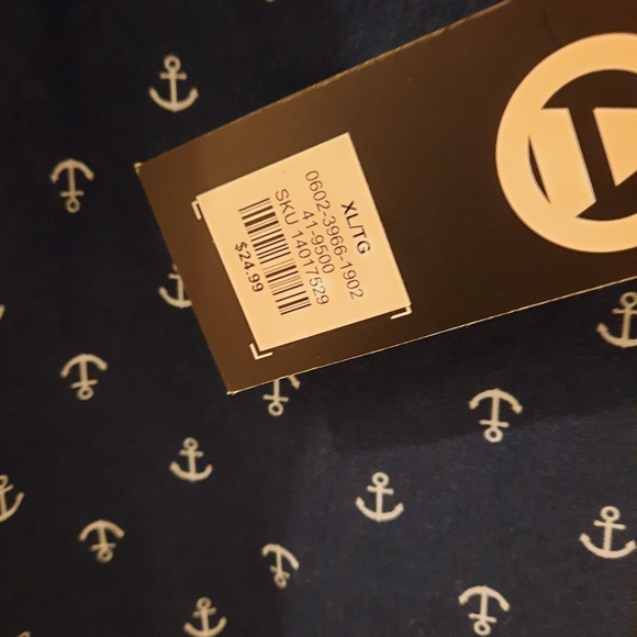 Shirt - Picture 4 of 5